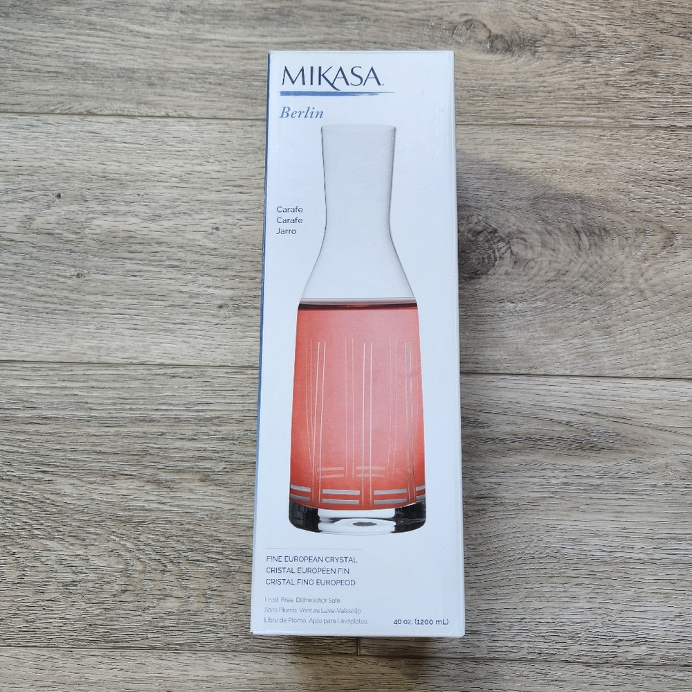 Mikasa Berlin Carafe Fine European Crystal 40oz Pinstripe Line Nwt